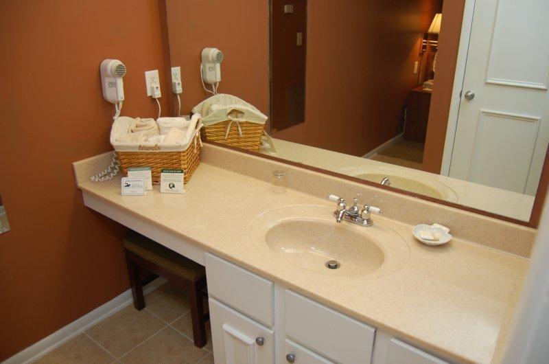 Hawthorn Suites By Wyndham Greenville Room photo